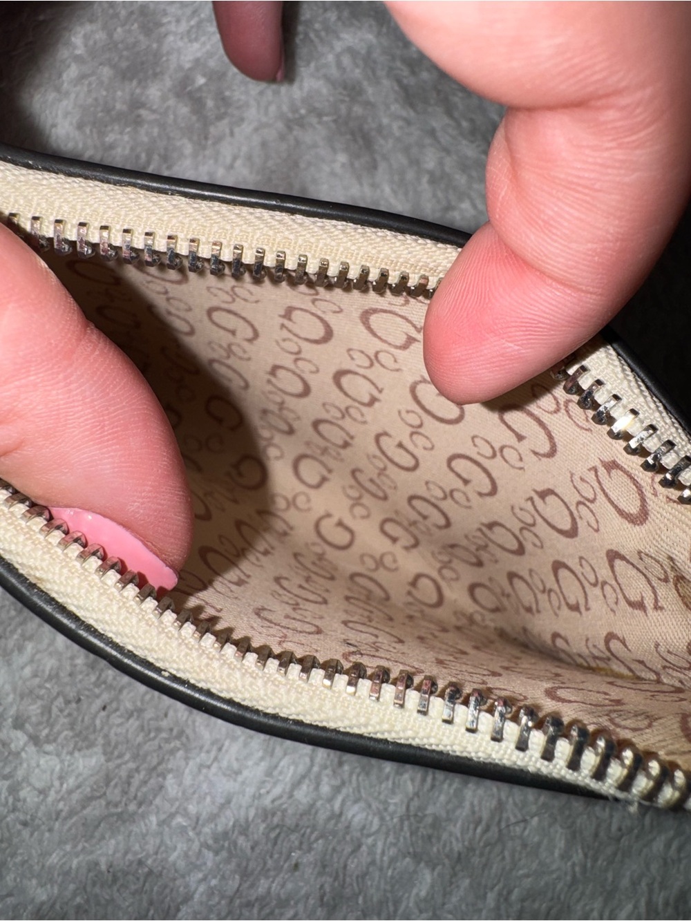 Guess Coin/ Card Holder